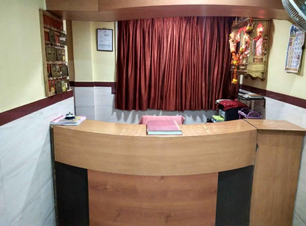 Girija Payyade Hotel Kalyān Exteriör bild