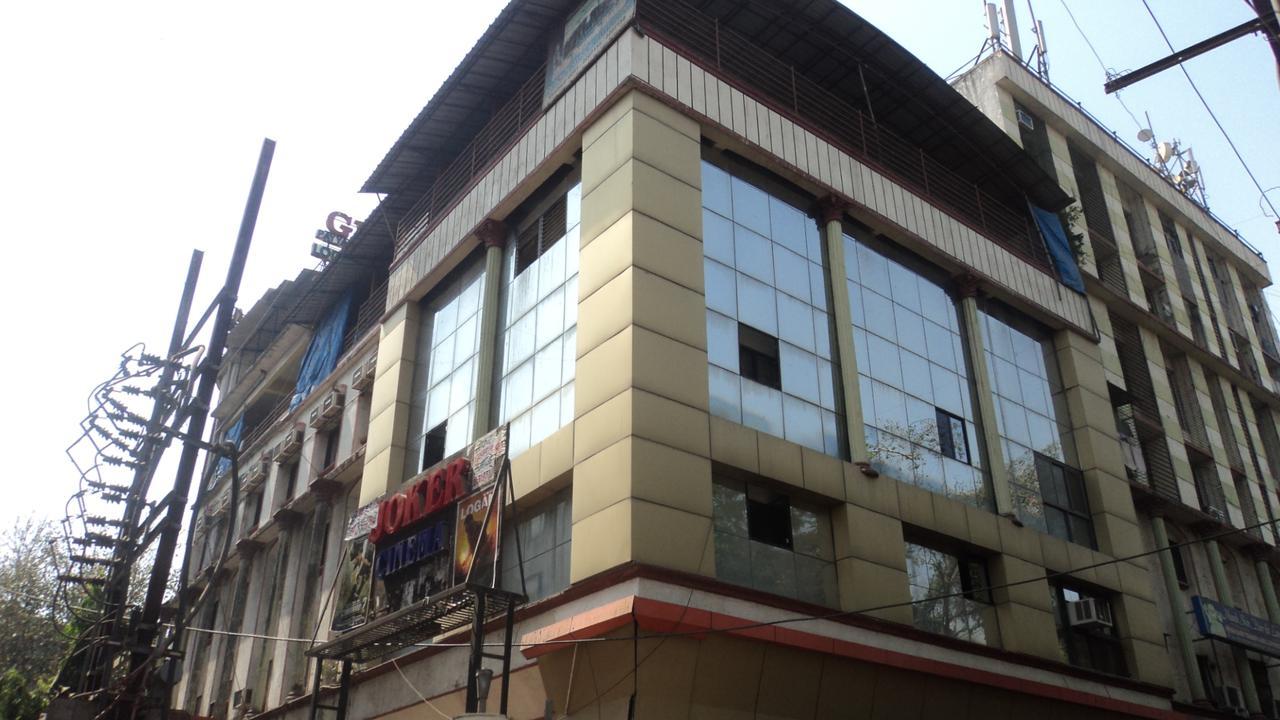 Girija Payyade Hotel Kalyān Exteriör bild